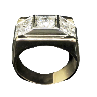 Bague Tank vintage vers 1945 en Or 18K et Platine avec Diamants . Bague Tank vintage vers 1945 en Or 18K et Platine avec Diamants .