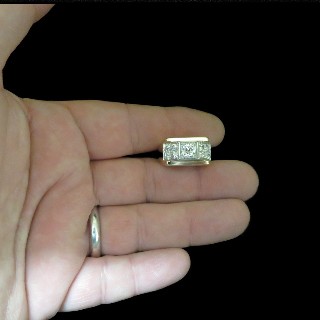 Bague Tank vintage vers 1945 en Or 18K et Platine avec Diamants . Bague Tank vintage vers 1945 en Or 18K et Platine avec Diamants .