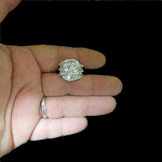 Bague Or gris 18k avec 3.0 carats de Diamants baguettes et brillants.Taille 52