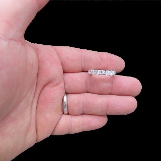Alliance or gris 14k avec 4,25 Cts de Diamants Brillants H-G-VS. Taille 53.