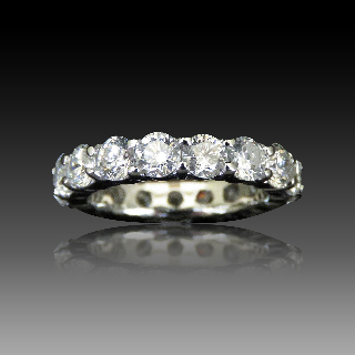 Alliance or gris 14k avec 4,25 Cts de Diamants Brillants H-G-VS. Taille 53.