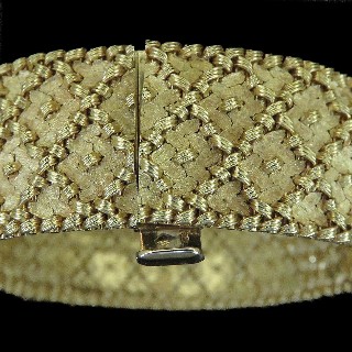 Bracelet souple en  Or jaune 18k massif  . Poids : 66,80 Grs.