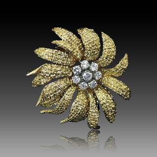 Broche Van Cleef & Arpels Or 18 Cts et Platine Vers 1960 avec Diamants. 