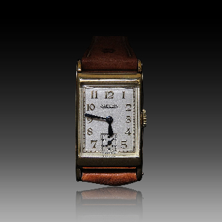 Montre Jaeger Rectangulaire  Or 18k mécanique Vers 1945.