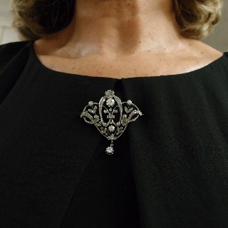 Broche pendentif en or gris 18 k ,Platine et diamants ,vers 1910 style guirlande