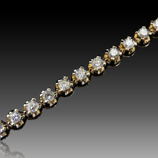 Bracelet ligne en or jaune 18k avec 2.60 Cts de Diamants brillants Extrablancs.