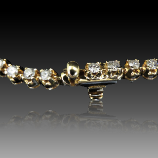 Bracelet ligne en or jaune 18k avec 2.60 Cts de Diamants brillants Extrablancs.