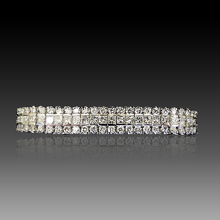 Bracelet souple en or gris 14 carats avec 15,0 Cts de Diamants G-VS.