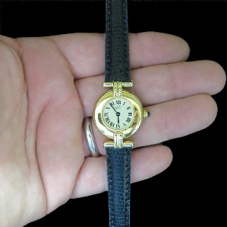 Montre Cartier Dame "Must Ronde" Vermeil Vers 1990. Quartz Montre Cartier Dame "Must Ronde" Vermeil Vers 1990. Quartz