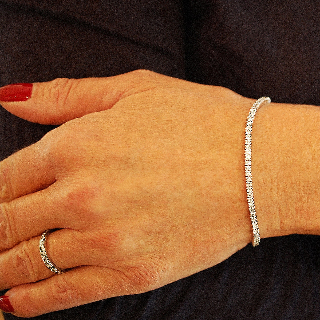 Bracelet ligne en or gris 18k avec 3.01 Cts de Diamants brillants Extrablancs.