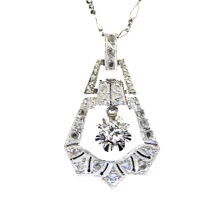 Collier Pendentif en Platine art déco avec de Diamants.