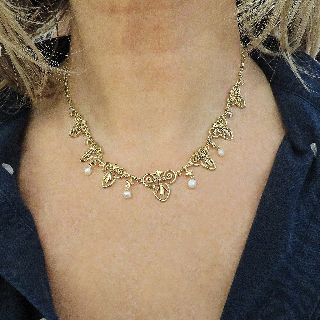 Collier Draperie Napoléon III en or jaune 18k et perles fines . Collier Draperie Napoléon III en or jaune 18k et perles fines .