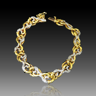 Bracelet en or jaune 18 carats Napoléon III avec roses de diamant . 