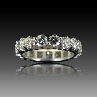 Alliance or gris 18k avec 3.06 Cts de Diamants Brillants 17 x 0.18 Cts G-VS. Taille 55