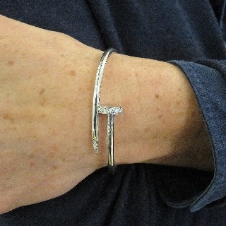 Bracelet Cartier "Juste un clou" Or gris 18k avec diamants . taille 17