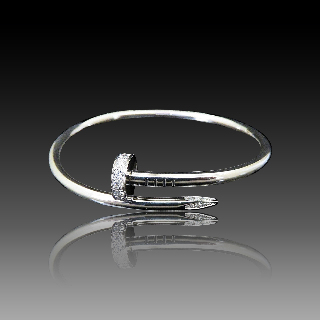 Bracelet Cartier "Juste un clou" en Or gris 18k avec diamants  brillants. Taille 17