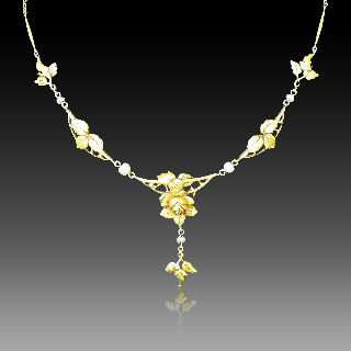 Collier Draperie Napoléon III en or jaune 18k et perles fines . Collier Draperie Napoléon III en or jaune 18k et perles fines .
