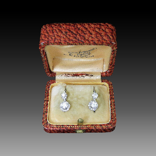  Boucles d'oreilles Dormeuses en or gris 18k et Platine vers 1960 avec Diamants 0,90 Cts