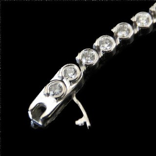 Bracelet Cartier "C" ligne Diamants brillants 1,63 Cts Or gris 18k.18 cm de 2014