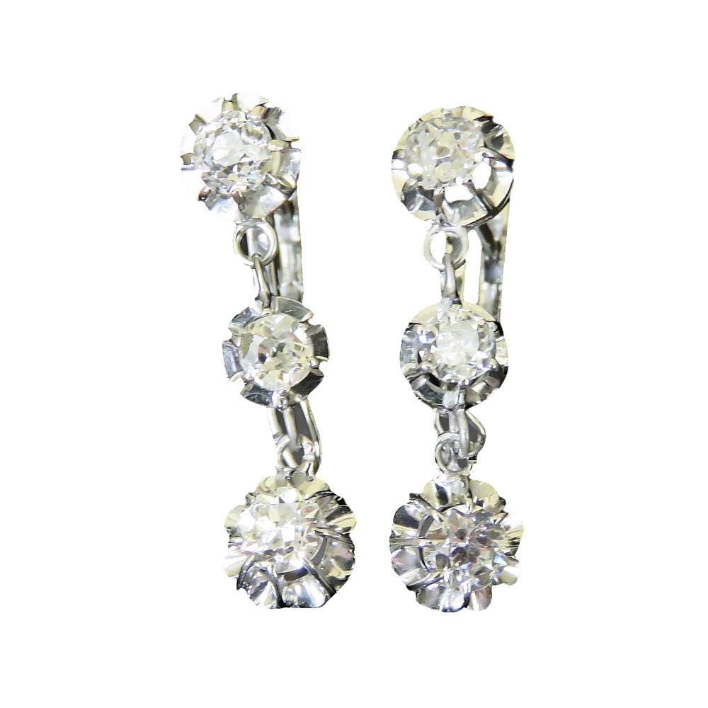 Boucles d'oreilles Dormeuses en or gris 18k et Platine vers 1930 avec  Diamants 1,50 Cts