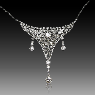 Collier Pendentif en Platine Vers 1920 avec 2,0 Cts de Diamants.