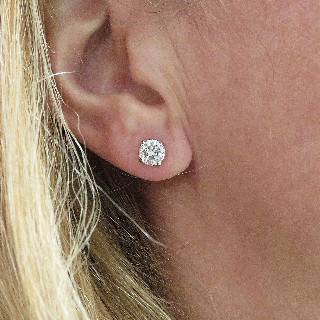 Puces d'oreilles Or gris 18k avec Diamants brillants 1.05 Cts et 1.04 Cts. F-VVS1-G-VVS2