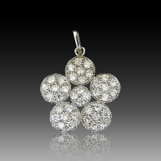 Pendentif en or gris 18k avec 1.0 cts diamants brillants