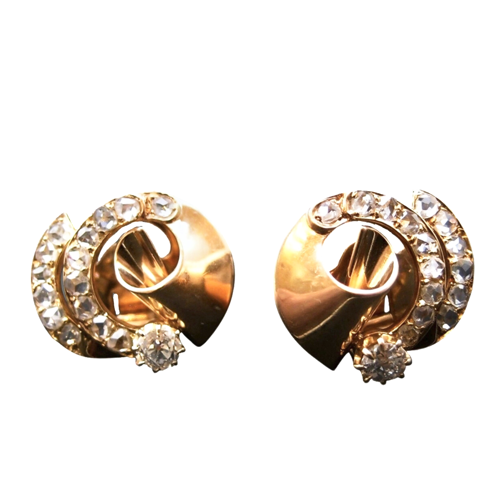 Boucles d'oreilles en or rose 18k avec Diamants Vers 1940.