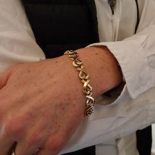 Bracelet Tiffany & Co  "Loving Heart"  Or Jaune 18k.