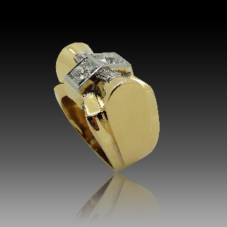 Bague "Tank" 1940 or jaune 18 k et platine avec diamants 