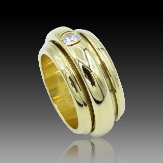 Bague Piaget Possession GM en or jaune avec Diamants de 1993. Taille 52