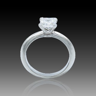 Solitaire en Platine et Diamant Taille Princesse de 1,23 Cts G-VVS1 . 