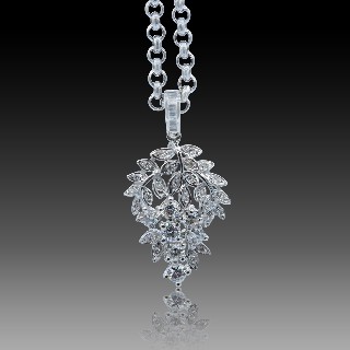 Collier Pendentif  Or Gris 18k et 1.0 carat de Diamants extrablancs.