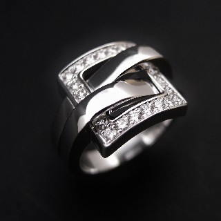 Bague Boucheron "Déchainée" de 2012 avec Diamants et Or gris 18k. Taille 52 