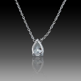 Collier pendentif  Diamant Poire de 0,90 Cts G-SI1.  