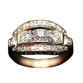Bague dôme vintage vers 1935 en Or rose et gris 18K avec Diamants . Bague dôme vintage vers 1935 en Or rose et gris 18K avec Diamants .