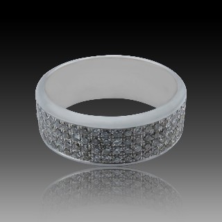 Alliance en Or gris 18 Cts 4 rangs diamants brillants .Taille 50. 