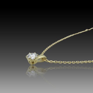 Collier Pendentif Diamant de 0.64 Cts G-VS2 . Or jaune 18 Cts. 