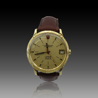 Montre Omega Constellation F300 en Or Jaune 18k vers 1970. Electronique