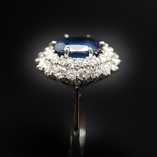Bague Saphir Ceylan Non Chauffé 4,73 Cts + Diamants 1,70 Cts, Or 18k Bague Saphir Ceylan Non Chauffé 4,73 Cts + Diamants 1,70 Cts, Or 18k