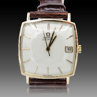 Montre Omega Carrée vintage Automatique en Or rose 18k de 1968.  