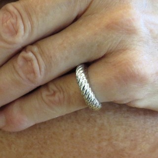  Bague Boucheron striée en Or gris 18k Massif. Taille 50. 7,70 Grs.