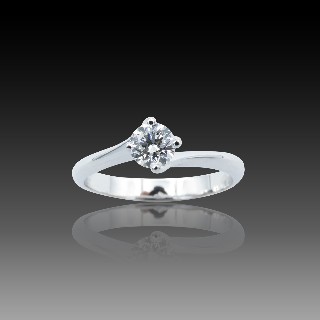 Solitaire Diamant 0.41 Cts F-VS2 (GIA) en platine. Taille 52