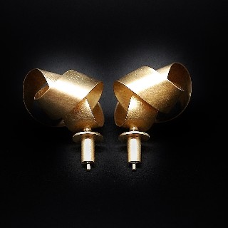 Boucles d'oreilles Niessing Or jaune 18k . Prix Neuf : 2200€ Boucles d'oreilles Niessing Or jaune 18k . Prix Neuf : 2200€