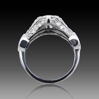 Solitaire en platine avec Diamant Brillant de 1,52 Cts H-VS2 (HRD) et saphirs . Solitaire en platine avec Diamant Brillant de 1,52 Cts H-VS2 (HRD) et saphirs .