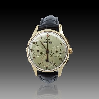  Montre GLOBEX Vintage Chronographe triple Quantième vers 1945 métal doré