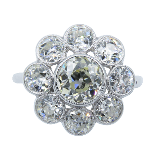 Bague entourage vers 1930 en platine avec 2,50 Cts Ct de Diamants. Taille 50-51