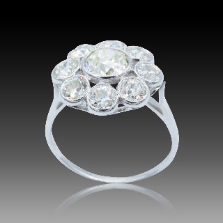 Bague entourage vers 1930 en platine avec 2,50Cts Ct de Diamants.Taille 55-56