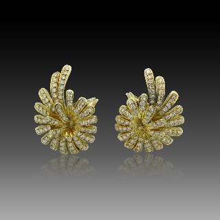 Boucles d'oreilles Clips en or 18k massif  avec Diamants brillants.