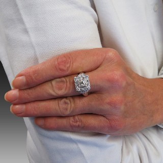 Bague en Or 18k et platine vers 1970 avec 1.30 Cts de Diamants